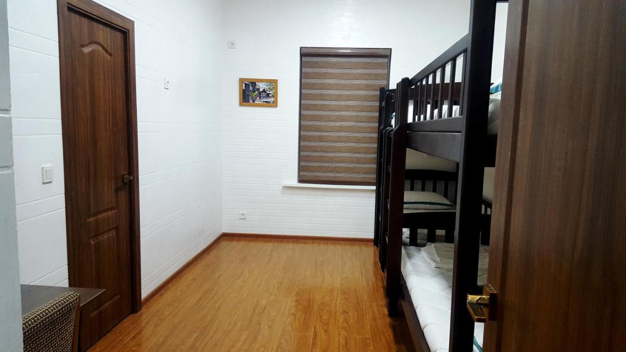 Hostel Bravo Fergana Esterno foto