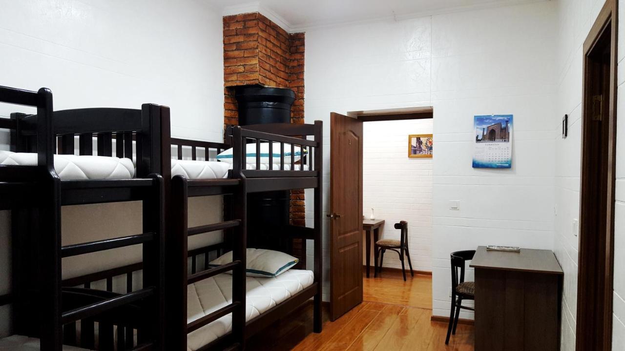 Hostel Bravo Fergana Esterno foto