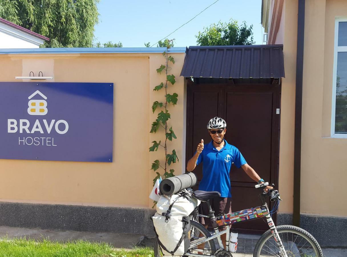 Hostel Bravo Fergana Esterno foto